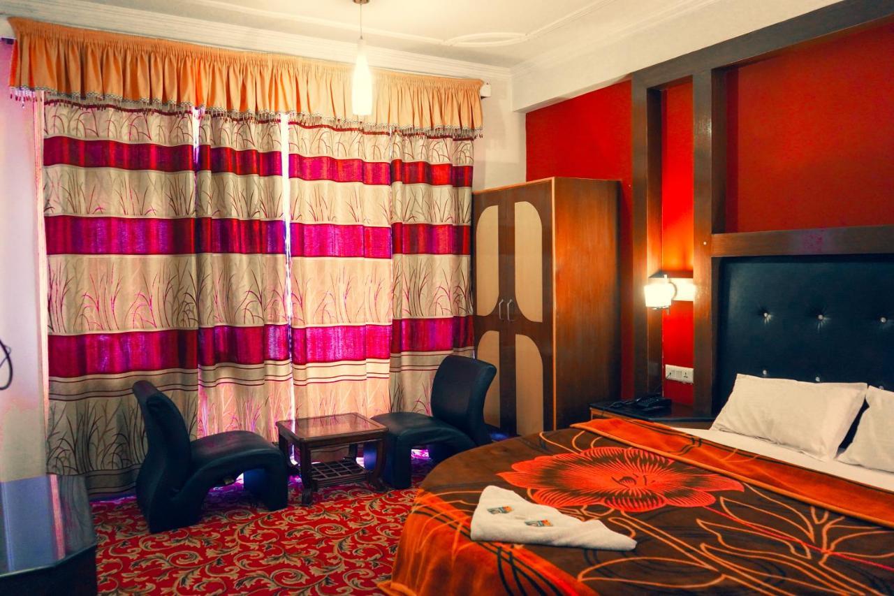 Hotel Akash Regency Маналі Екстер'єр фото