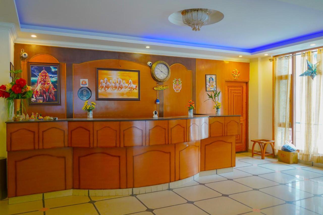 Hotel Akash Regency Маналі Екстер'єр фото