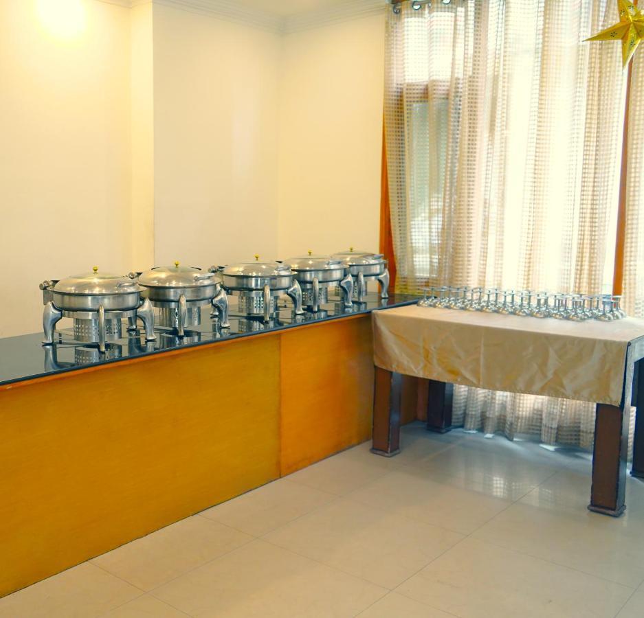 Hotel Akash Regency Маналі Екстер'єр фото