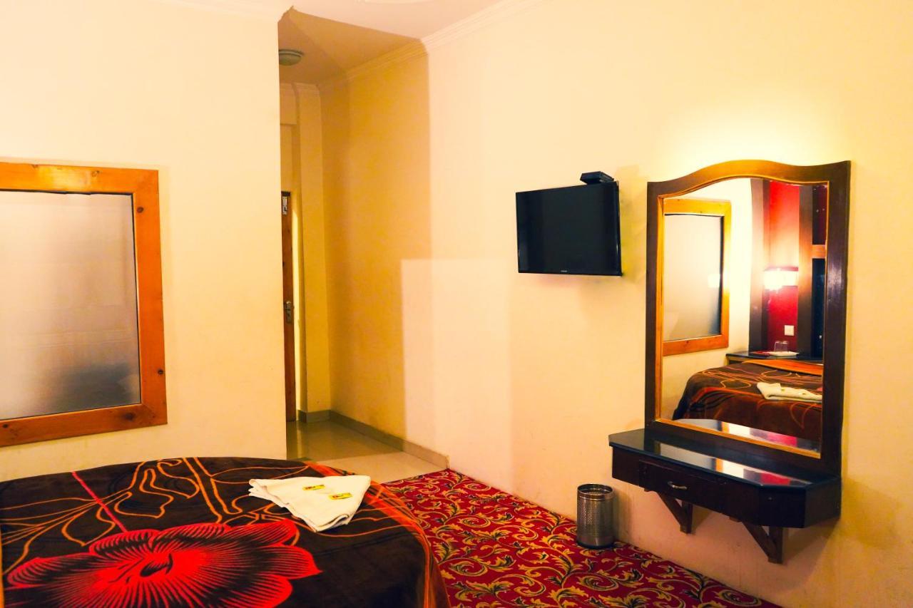Hotel Akash Regency Маналі Екстер'єр фото