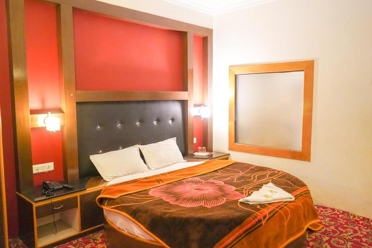 Hotel Akash Regency Маналі Екстер'єр фото
