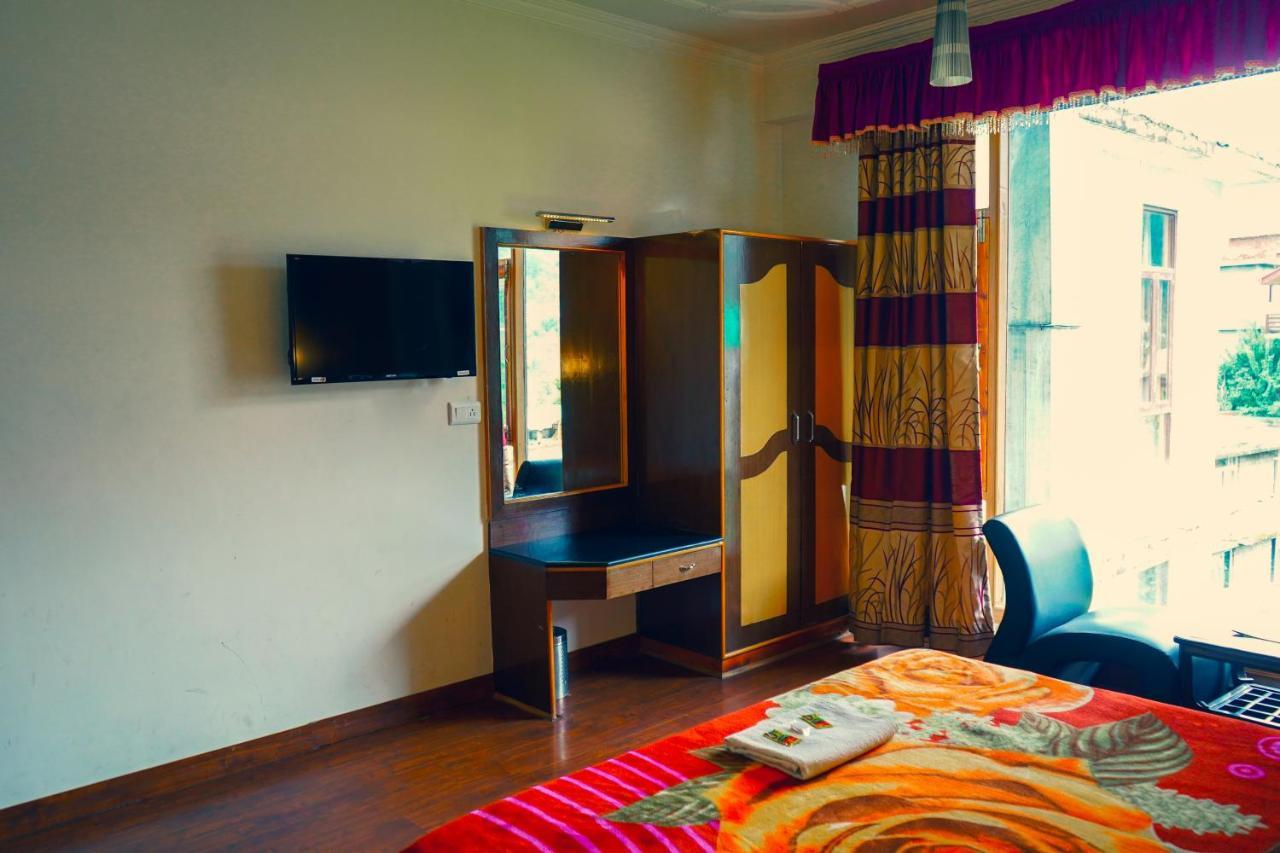 Hotel Akash Regency Маналі Екстер'єр фото