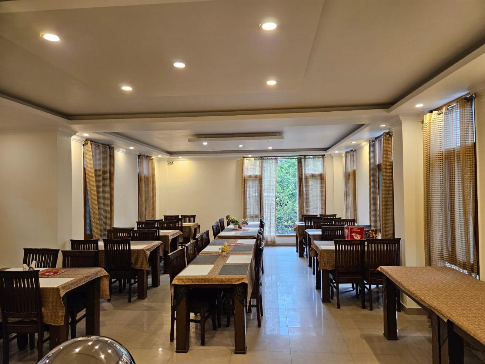 Hotel Akash Regency Маналі Екстер'єр фото
