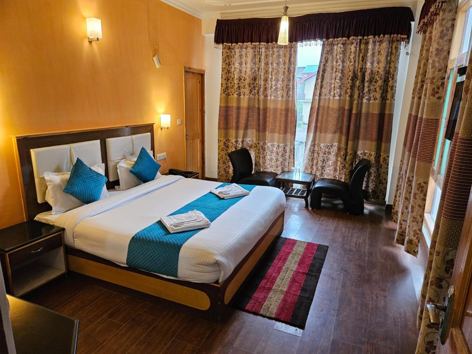 Hotel Akash Regency Маналі Екстер'єр фото