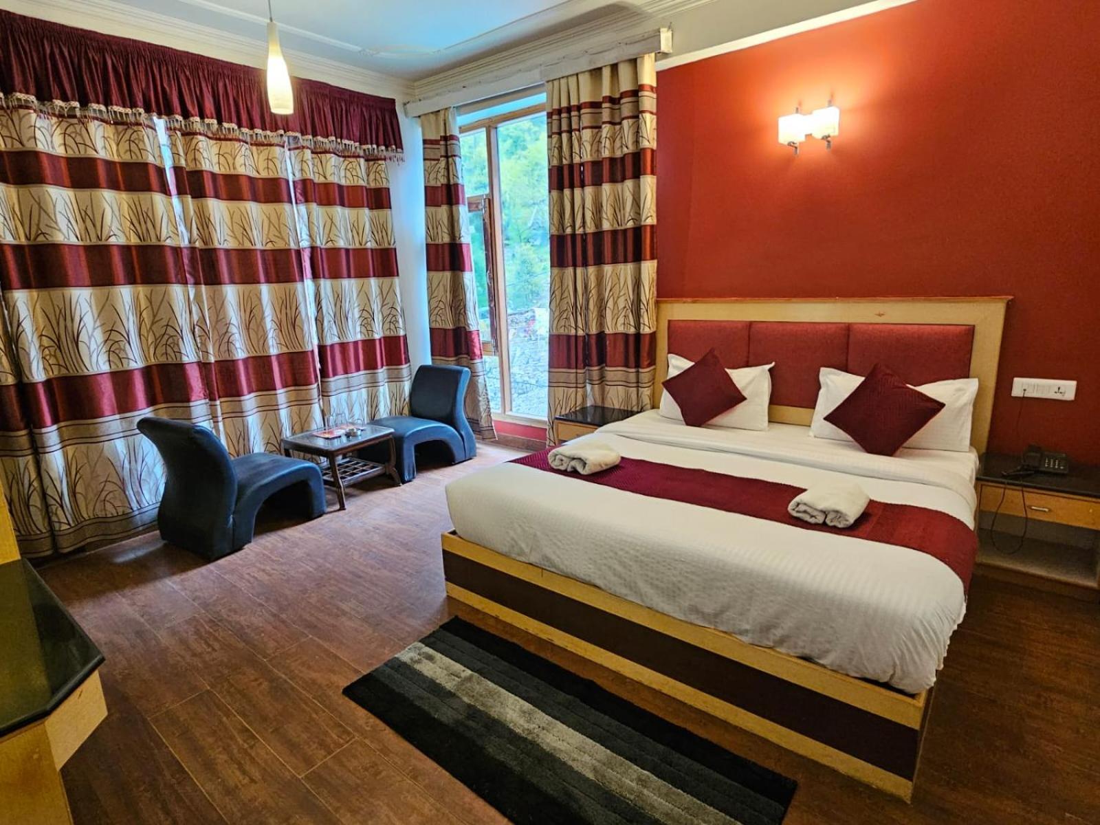 Hotel Akash Regency Маналі Екстер'єр фото