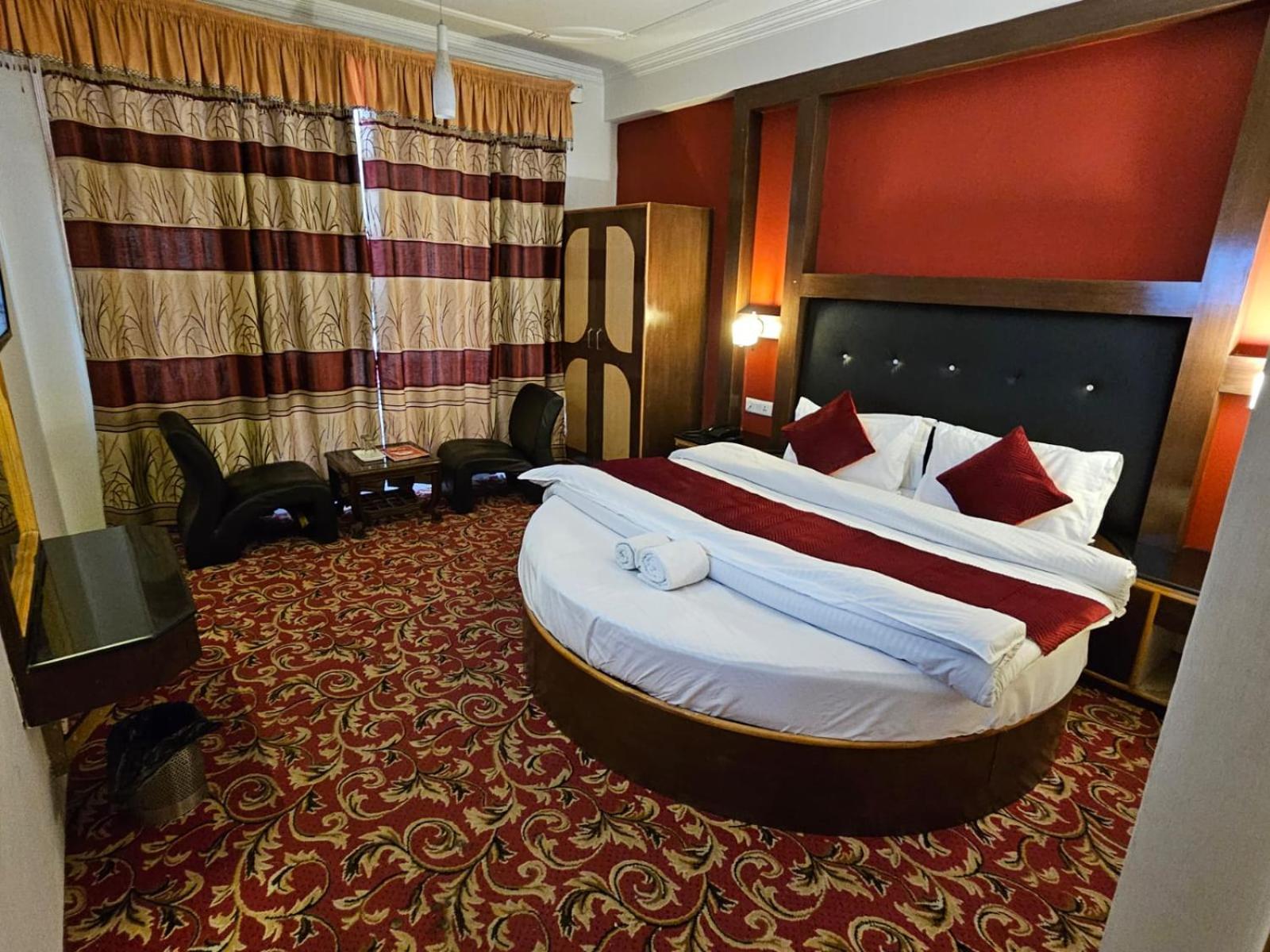 Hotel Akash Regency Маналі Екстер'єр фото